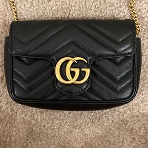 Gucci Marmont Matelasse leather super mini bag in black chevron leather